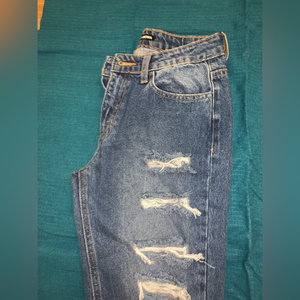 Distressed Boyfriend Jeans